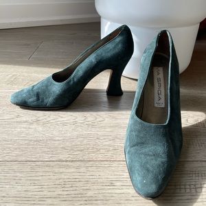 Via Spiga soft suede green heels
